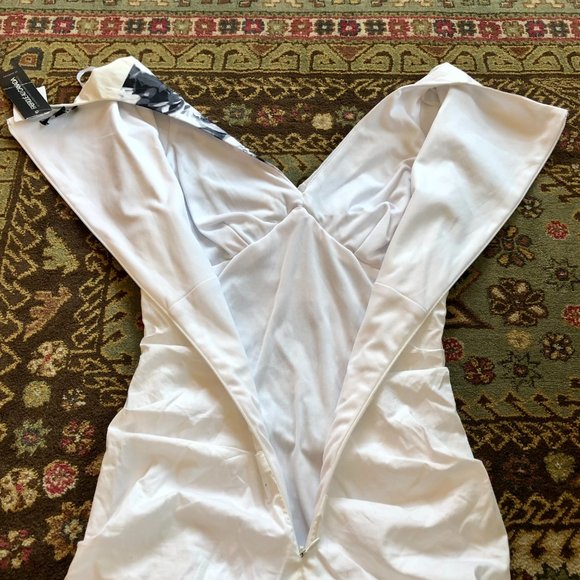 *NWT* White Floral-Print Surplice Neckline Cotton Dress - Made in Canada - XXS - Picture 9 of 16